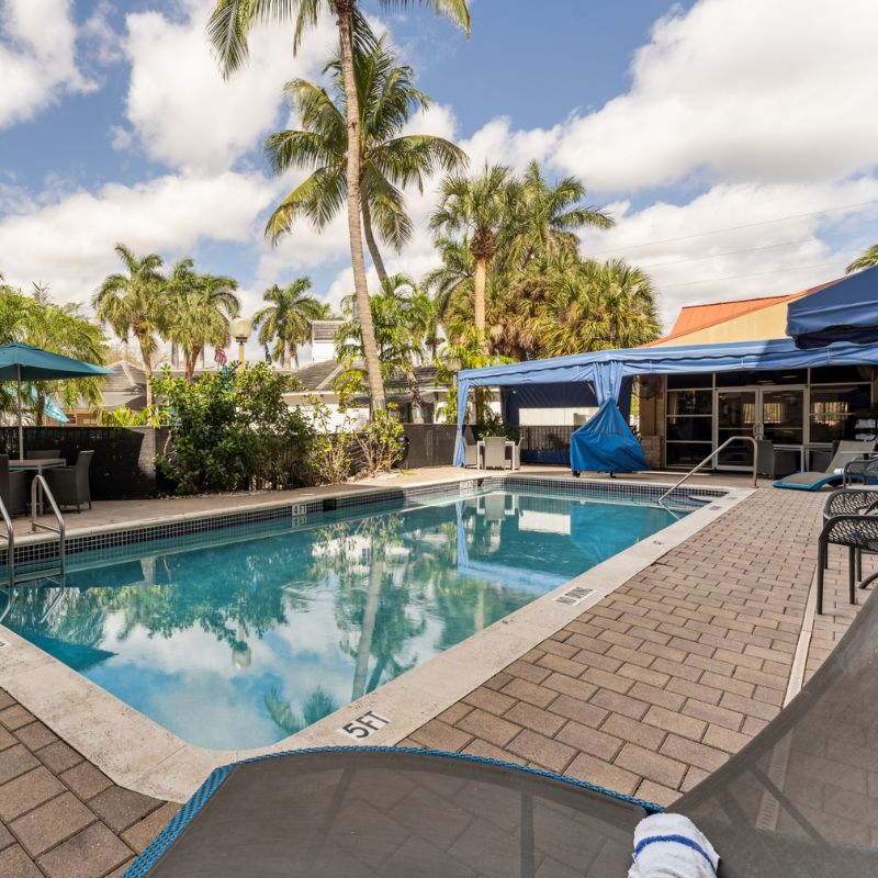 Hotel Suites in Orlando - Pool