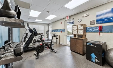 Hampton Inn & Suites Fort Lauderdale hotel for traveling nurses with well equipped fitness center